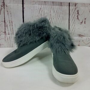 Brash Gray Zippered Sneaker w/ Faux Fur Trim 8.5